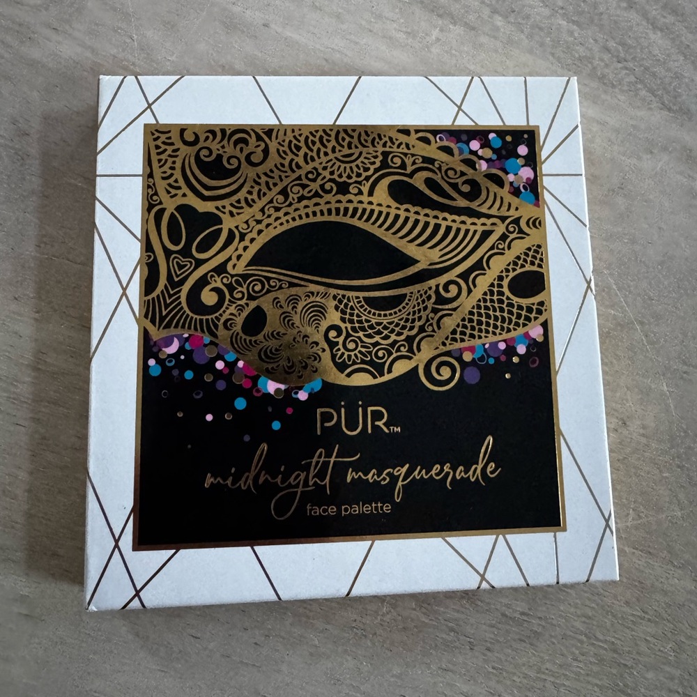 PÜR Midnight Masquerade eyeshadow and blush Face Palette